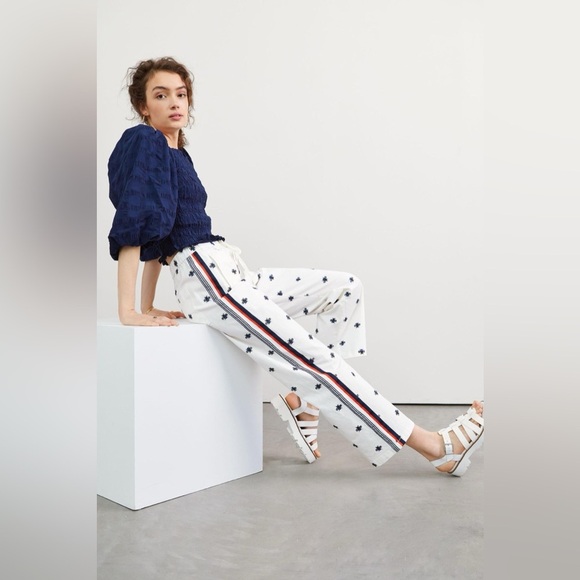 MAEVE by ANTHROPOLOGIE NWOT Classic Bee Print Track Pants in White - Picture 3 of 11